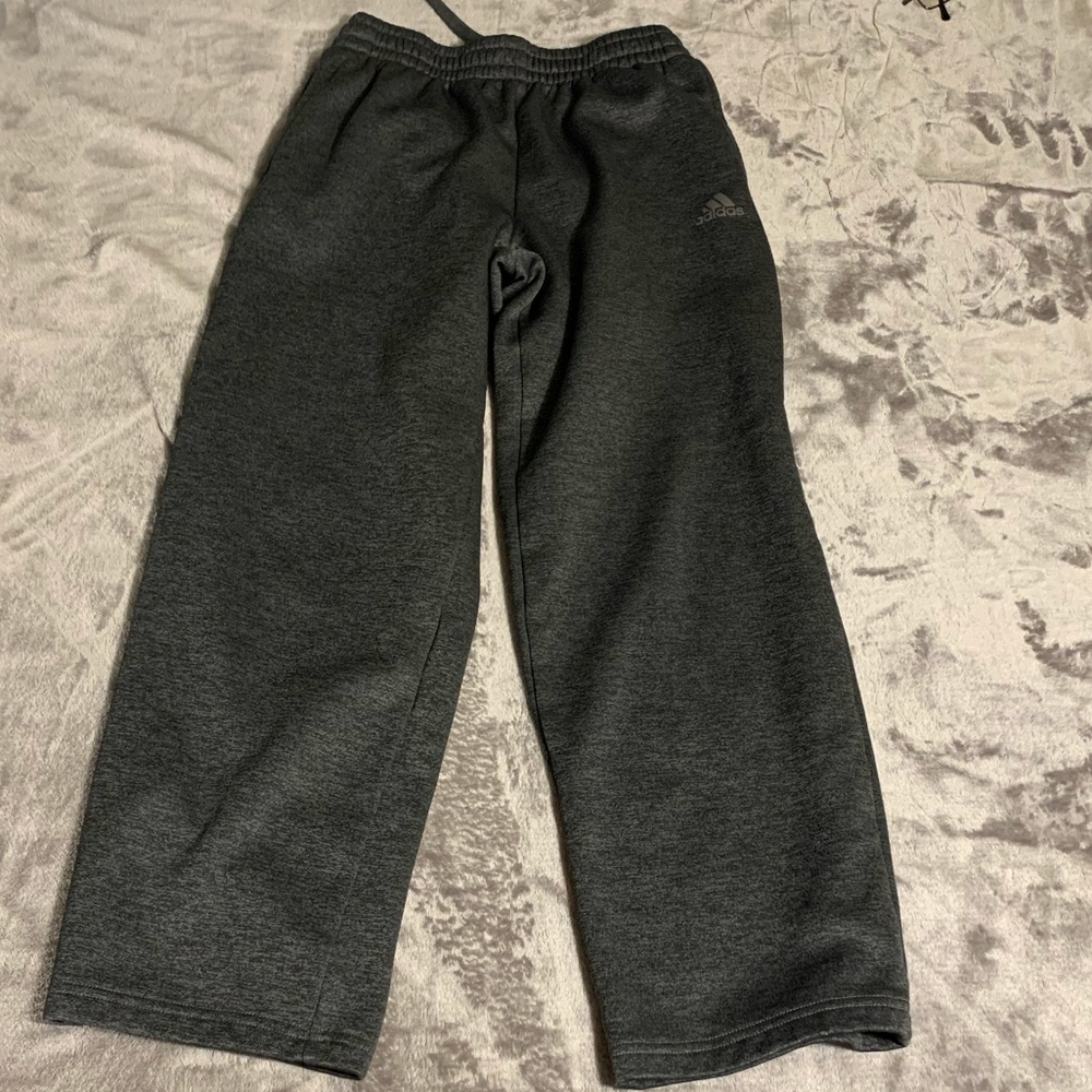 Men’s Adidas sweat pants- small